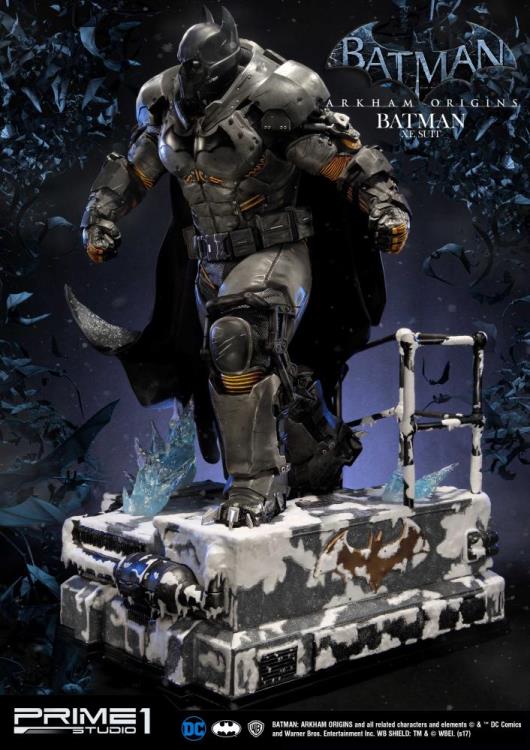 Batman: Arkham Origins Museum Masterline Batman (XE Suit) Statue Gallery Image 4