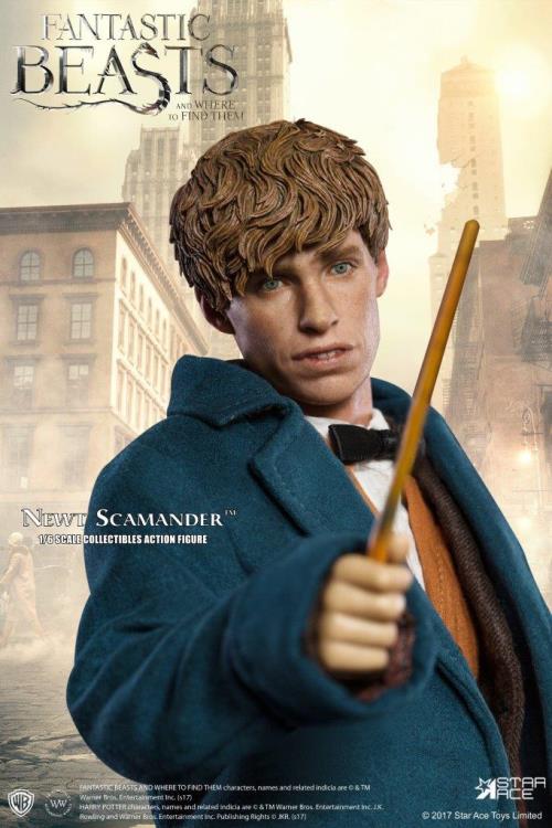 Fantastic Beasts and Where to Find Them Newt Scamander 1/6 Scale Collectible Figure Gallery Image 8