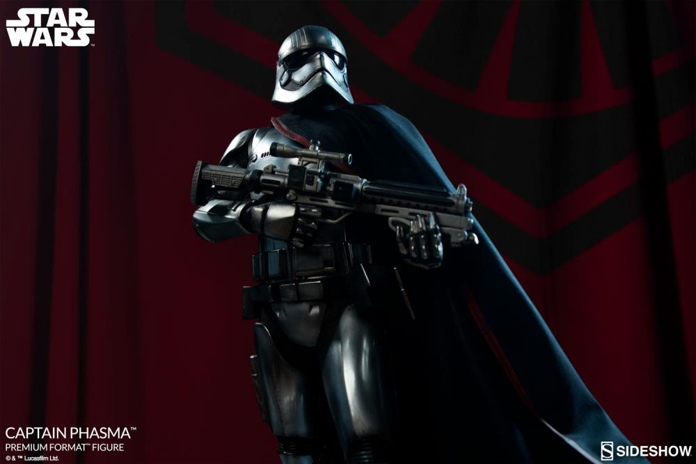 Star Wars Premium Format Captain Phasma (The Force Awakens) Gallery Image 8