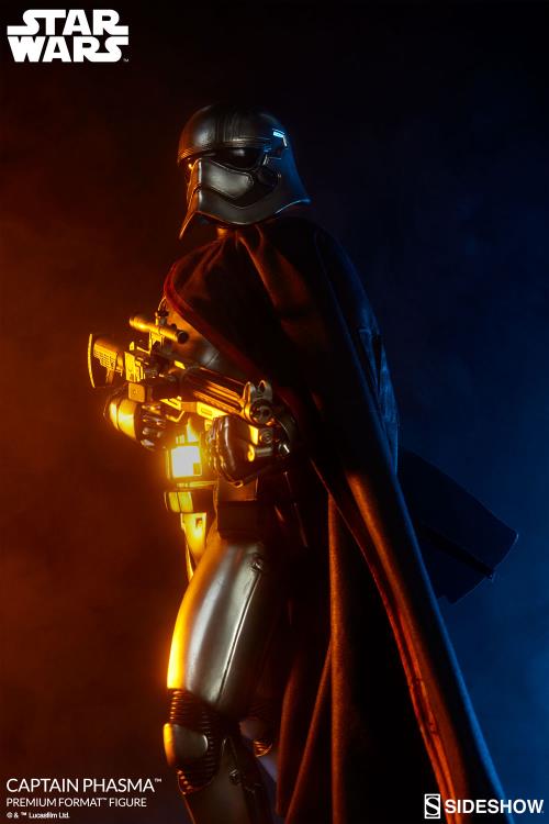 Star Wars Premium Format Captain Phasma (The Force Awakens) Gallery Image 11