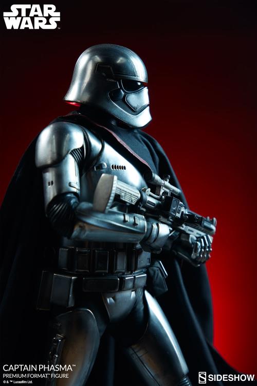 Star Wars Premium Format Captain Phasma (The Force Awakens) Gallery Image 9