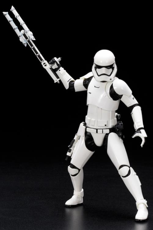 Star Wars ArtFX+ Stormtrooper FN-2199 (The Force Awakens) Statue Gallery Image 8