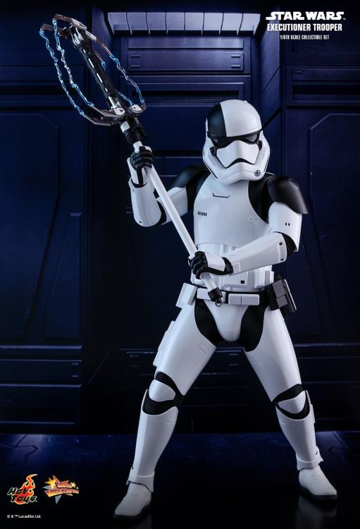 Star Wars: The Last Jedi MMS428 Executioner Trooper 1/6th Scale Collectible Figure Gallery Image 4