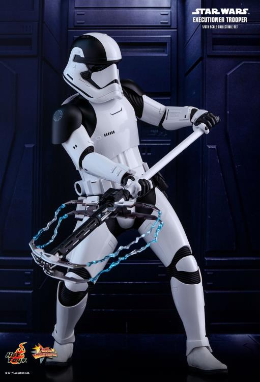 Star Wars: The Last Jedi MMS428 Executioner Trooper 1/6th Scale Collectible Figure Gallery Image 9