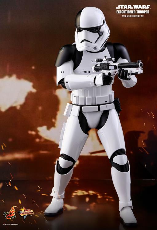 Star Wars: The Last Jedi MMS428 Executioner Trooper 1/6th Scale Collectible Figure Gallery Image 5
