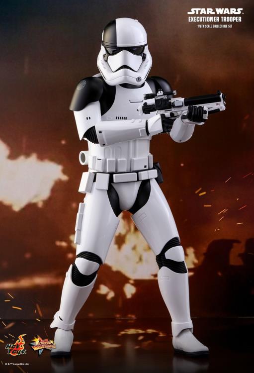 Star Wars: The Last Jedi MMS428 Executioner Trooper 1/6th Scale Collectible Figure Gallery Image 6