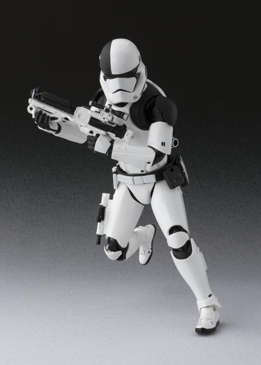 Star Wars S.H.Figuarts Executioner Trooper (The Last Jedi) Gallery Image 7