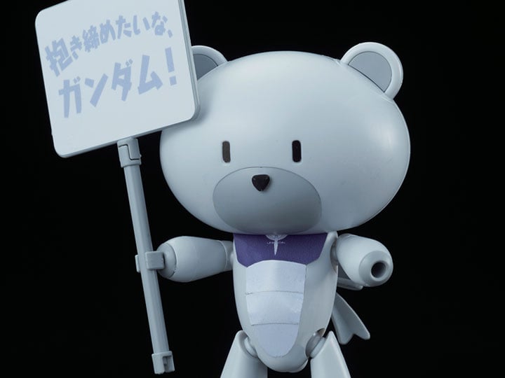 Mobile Fighter G Gundam HGPG Petit'GGuy & Placard (Graham Aker White) 1/144 Scale Model Kit Gallery Image 1