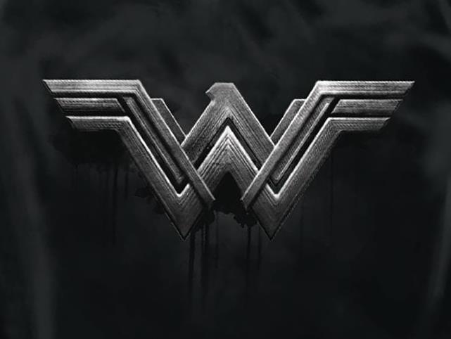 Justice League Wonder Woman Symbol T-Shirt Gallery Image 3