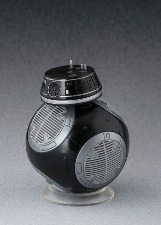 Star Wars S.H.Figuarts Captain Phasma & First Order Stormtrooper Special Set (The Last Jedi) Gallery Image 16