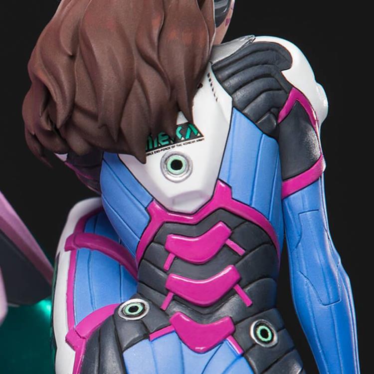 Overwatch D.Va With MEKA Statue