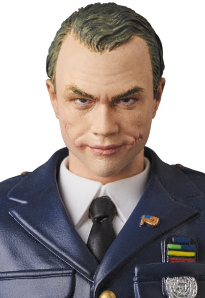 The Dark Knight MAFEX No.062 The Joker (Cop Ver.) Action Figure Gallery Image 9