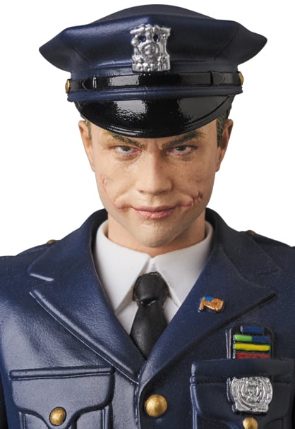 The Dark Knight MAFEX No.062 The Joker (Cop Ver.) Action Figure Gallery Image 8