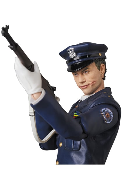 The Dark Knight MAFEX No.062 The Joker (Cop Ver.) Action Figure Gallery Image 7
