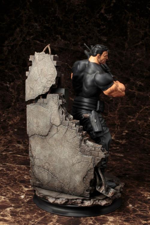 Marvel Universe Punisher Fine Art Statue Gallery Image 6