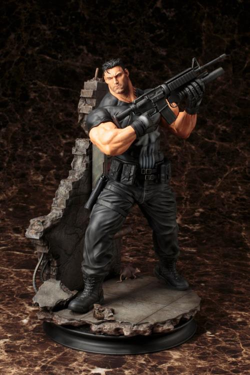 Marvel Universe Punisher Fine Art Statue Gallery Image 4
