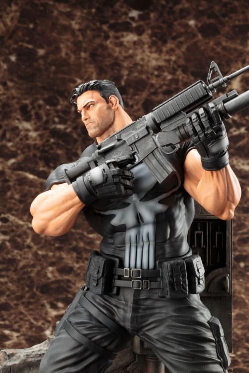 Marvel Universe Punisher Fine Art Statue Gallery Image 10