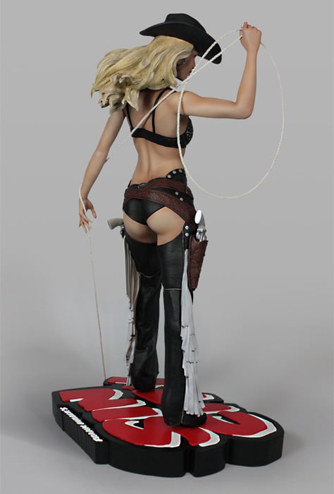 Sin City Nancy Callahan 1/4 Scale Statue Gallery Image 6