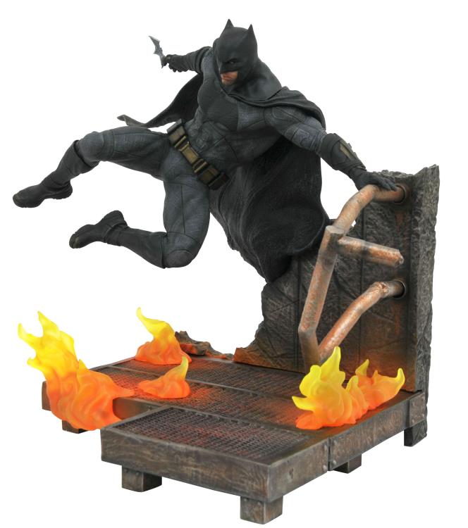Justice League Gallery Batman Figure Gallery Image 3