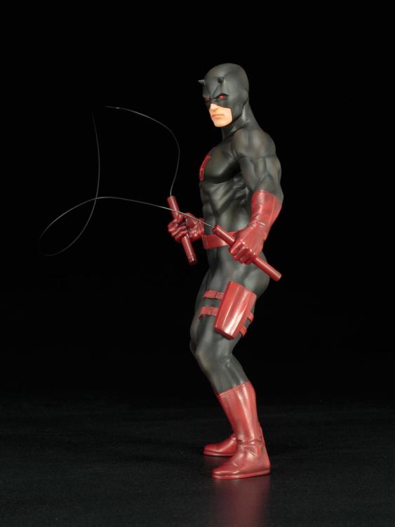 Marvel The Defenders ArtFX+ Daredevil (Black Suit) Statue Gallery Image 8