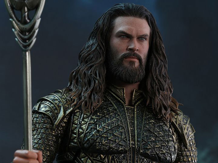 Justice League MMS447 Aquaman 1/6th Scale Collectible Figure Gallery Image 1