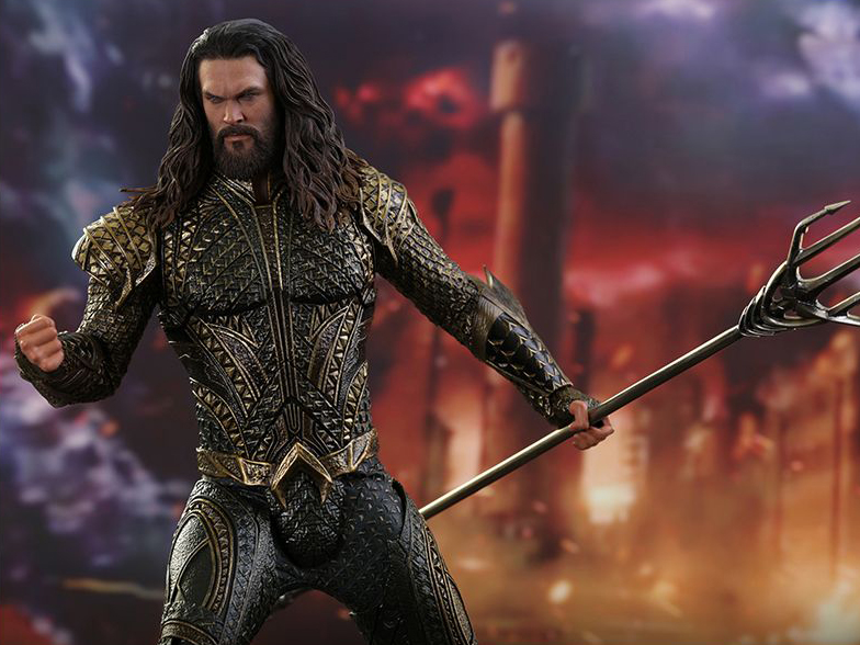 Justice League MMS447 Aquaman 1/6th Scale Collectible Figure Gallery Image 9