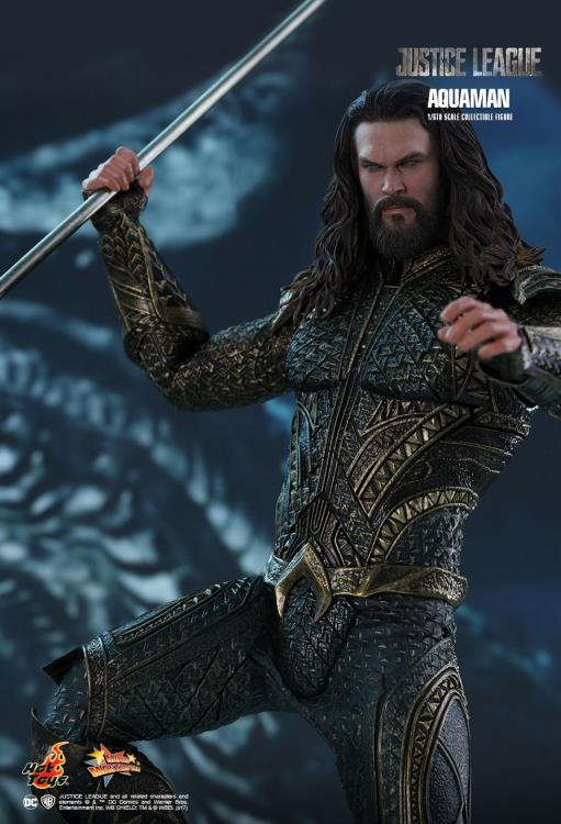 Justice League MMS447 Aquaman 1/6th Scale Collectible Figure Gallery Image 7