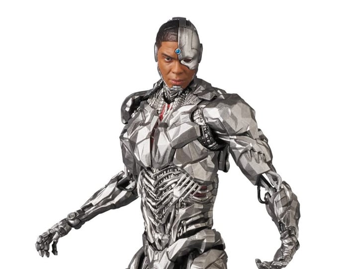 Justice League MAFEX No.063 Cyborg Action Figure Gallery Image 1