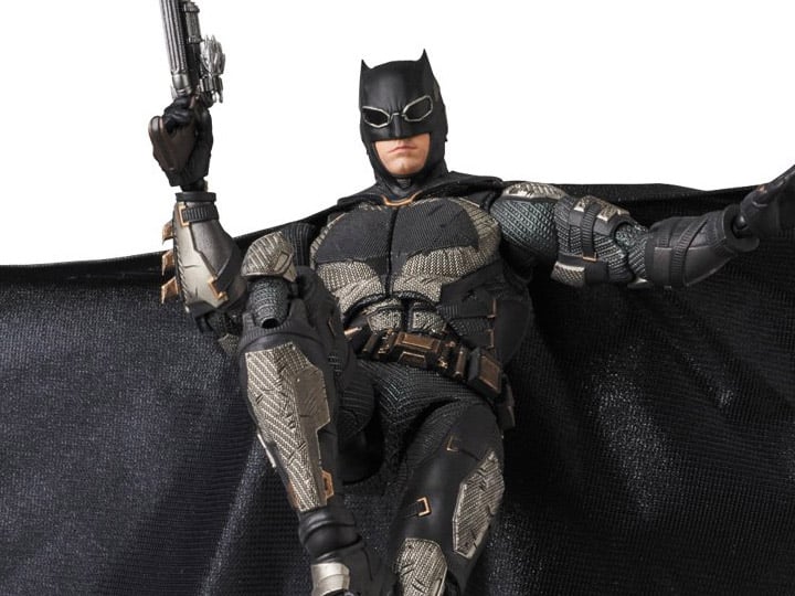 Justice League MAFEX No.064 Batman (Tactical Suit) Action Figure Gallery Image 1