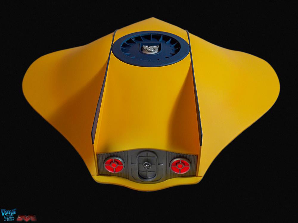 Voyage to the Bottom of the Sea Flying Sub Deluxe Replica Gallery Image 3