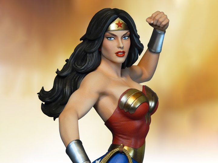DC Comics Super Powers Collection Wonder Woman Maquette Gallery Image 1