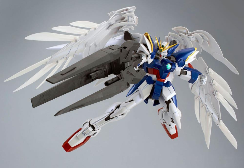 Gundam Wing: Endless Waltz MG Wing Gundam Zero EW With Drei Zwerg Exclusive 1/100 Scale Model Kit Gallery Image 3