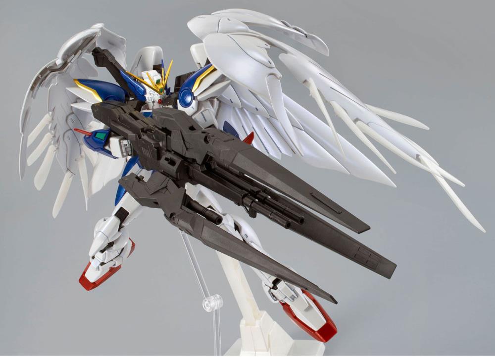 Gundam Wing: Endless Waltz MG Wing Gundam Zero EW With Drei Zwerg Exclusive 1/100 Scale Model Kit Gallery Image 5