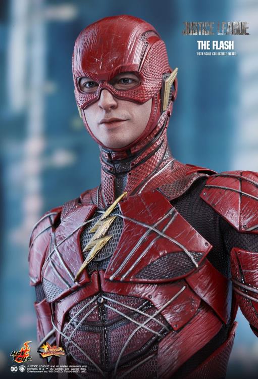 Justice League MMS448 The Flash 1/6th Scale Collectible Figure Gallery Image 7