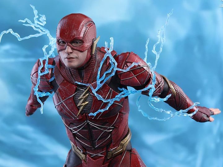 Justice League MMS448 The Flash 1/6th Scale Collectible Figure Gallery Image 1
