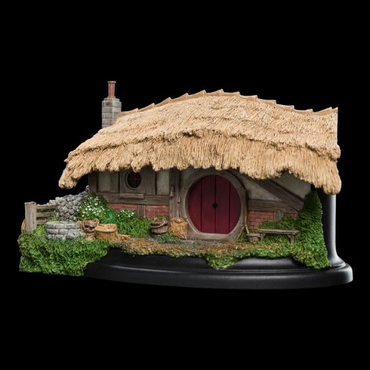 The Lord of the Rings Farmer Maggot Hobbit Hole Diorama Gallery Image 6