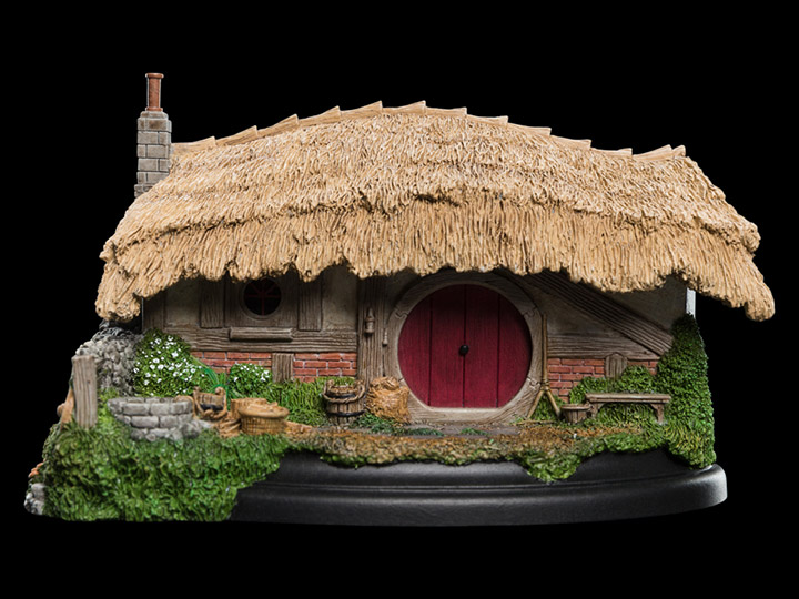 The Lord of the Rings Farmer Maggot Hobbit Hole Diorama Gallery Image 1
