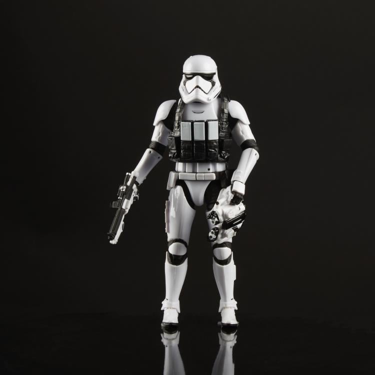 Star Wars: The Black Series 6" First Order Stormtrooper With Gear (The Last Jedi) Exclusive Gallery Image 6