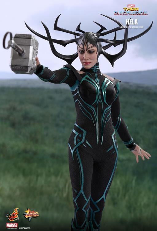 Thor: Ragnarok MMS449 Hela 1/6th Scale Collectible Figure Gallery Image 6