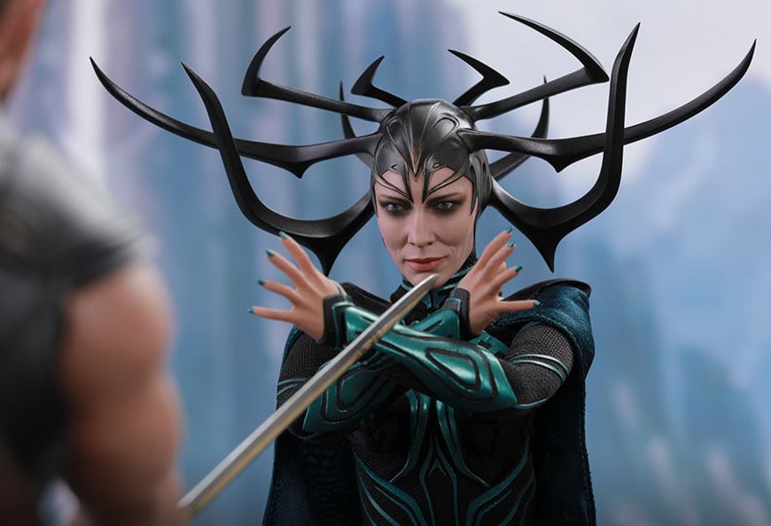Thor: Ragnarok MMS449 Hela 1/6th Scale Collectible Figure Gallery Image 8