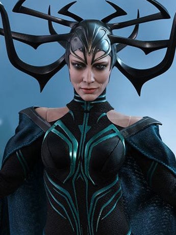 Thor: Ragnarok MMS449 Hela 1/6th Scale Collectible Figure Gallery Image 2