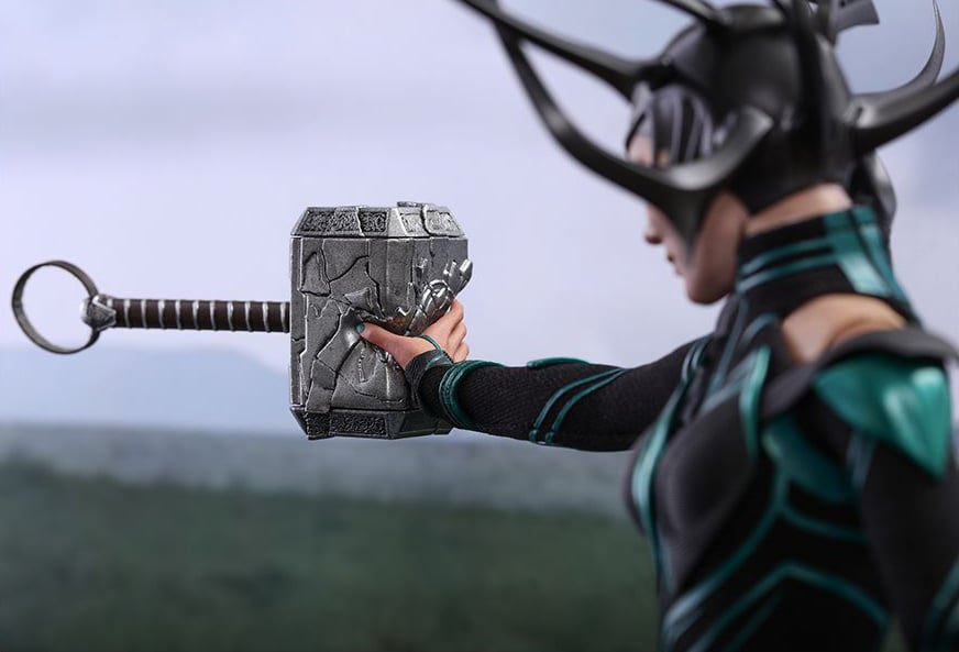 Thor: Ragnarok MMS449 Hela 1/6th Scale Collectible Figure Gallery Image 7