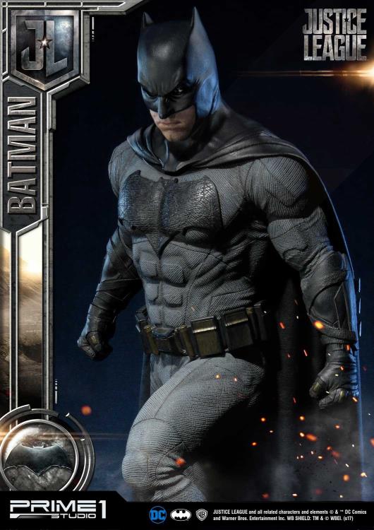 Justice League Museum Masterline Batman Statue Gallery Image 10
