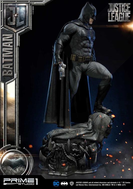Justice League Museum Masterline Batman Statue Gallery Image 6