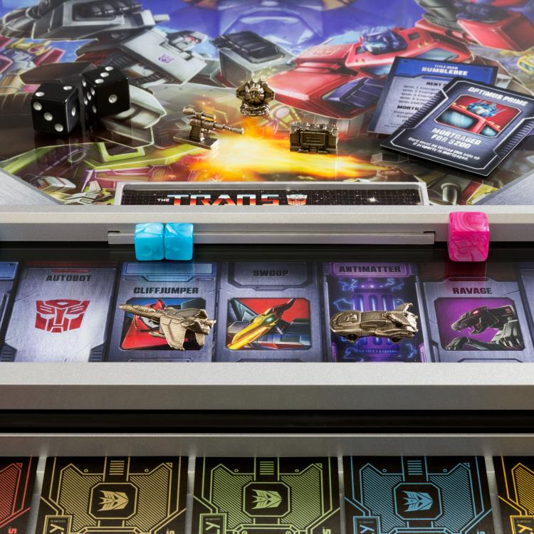Monopoly: Transformers Deluxe Collector's Edition Gallery Image 8
