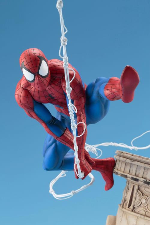 Marvel Universe ArtFX Spider-Man (Webslinger) Statue Gallery Image 8