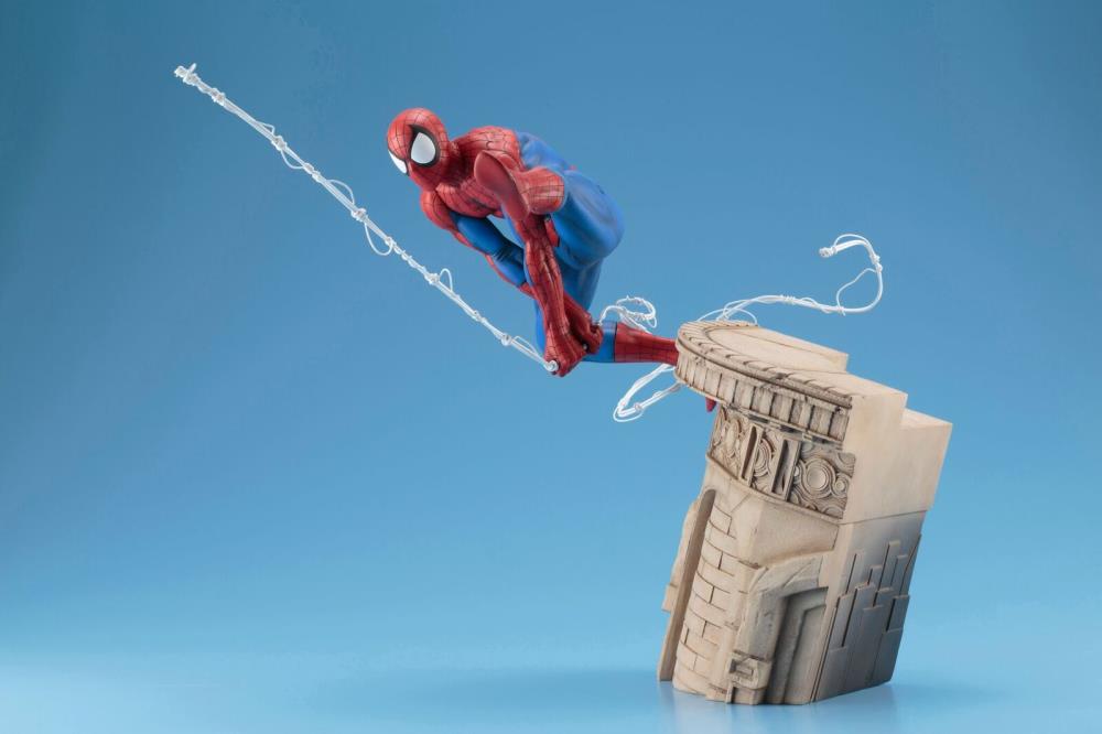 Marvel Universe ArtFX Spider-Man (Webslinger) Statue Gallery Image 7