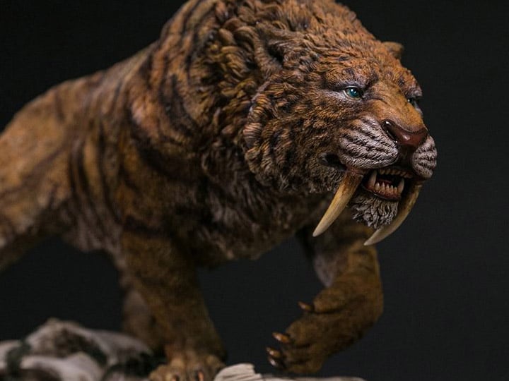 Smilodon fatalis (Dry Gobi Desert Version) MUS003B Collectible Museum Series Statue Gallery Image 1