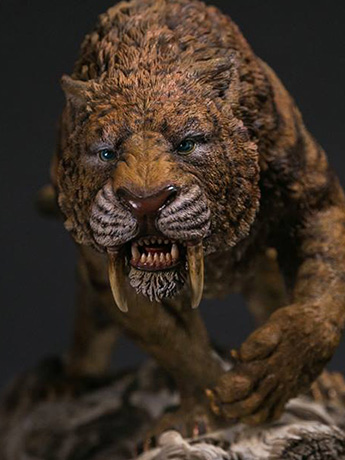 Smilodon fatalis (Dry Gobi Desert Version) MUS003B Collectible Museum Series Statue Gallery Image 2