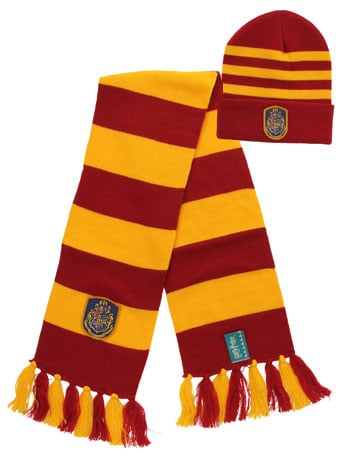 Harry Potter Hogwarts Knit Hat & Knit Scarf Set Gallery Image 2